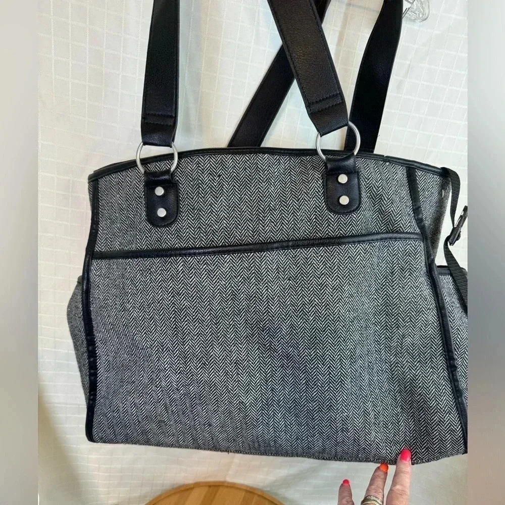 CARTERs City Tote Gray/Black Large Diaper Bag - Lots Pockets - Picture 3 of 9
